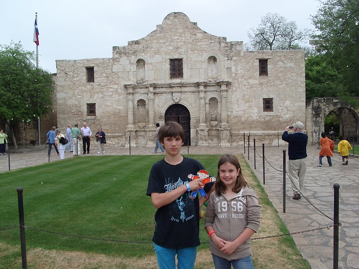 20100411_0107.JPG - Adam Anna Flat Stanley at the Alamo
