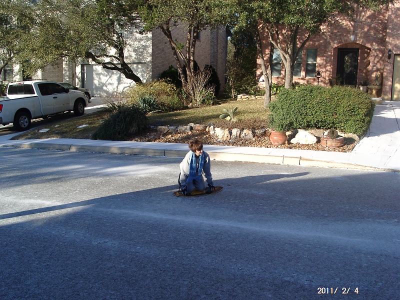 20110204_0015.JPG - San Antonio Snow