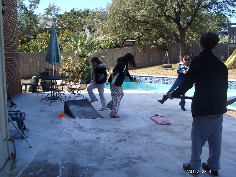 20110204_0021.JPG - San Antonio Snow